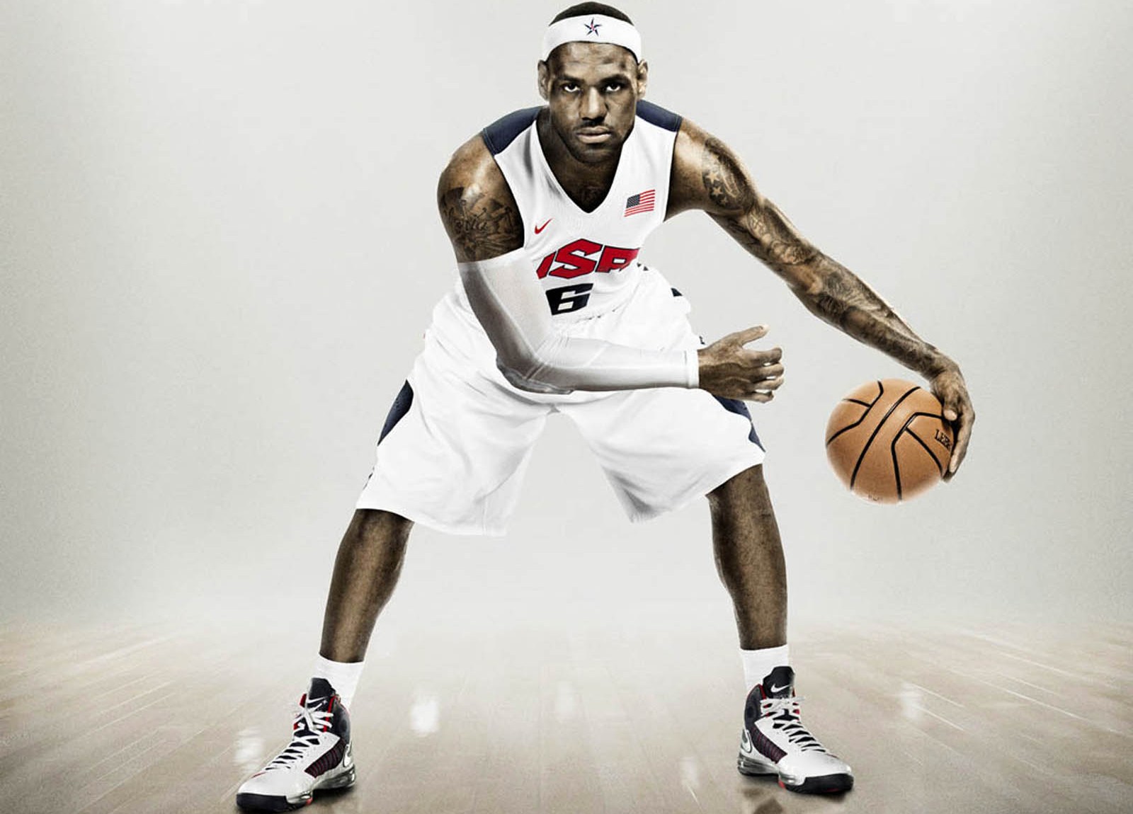 它也向企业 它也向企业