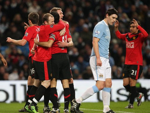 灯下的强强 灯下的强强